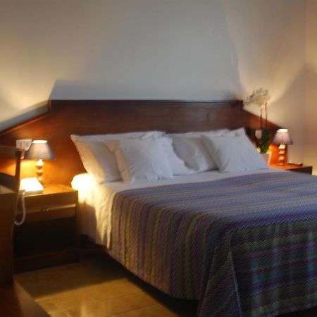 Albergo Smeraldo Кастелнуово Магра Екстериор снимка