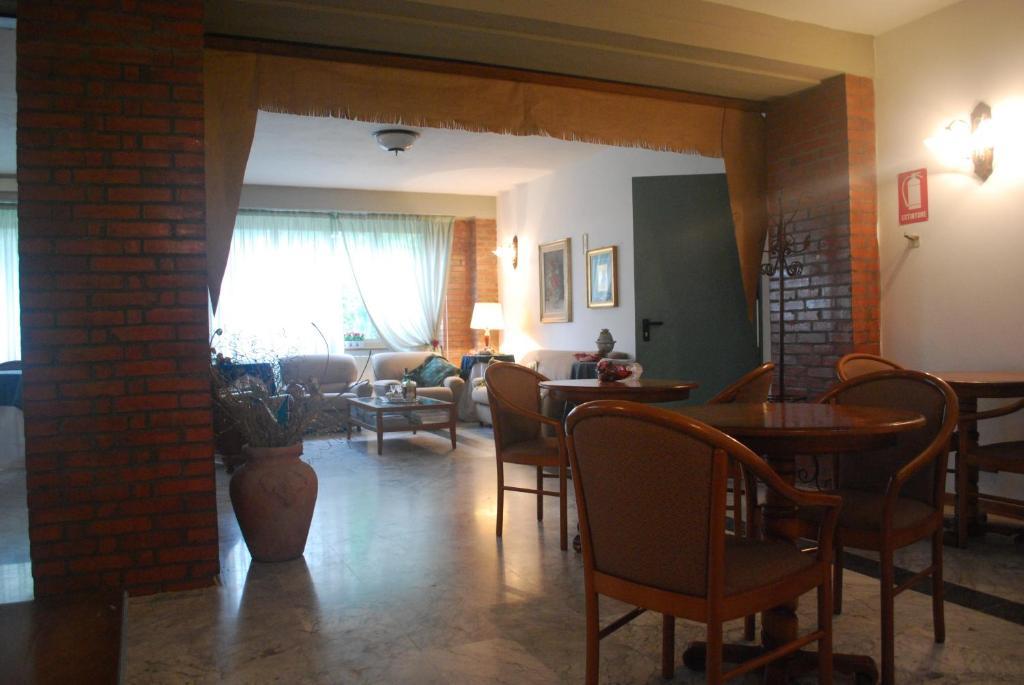 Albergo Smeraldo Кастелнуово Магра Екстериор снимка