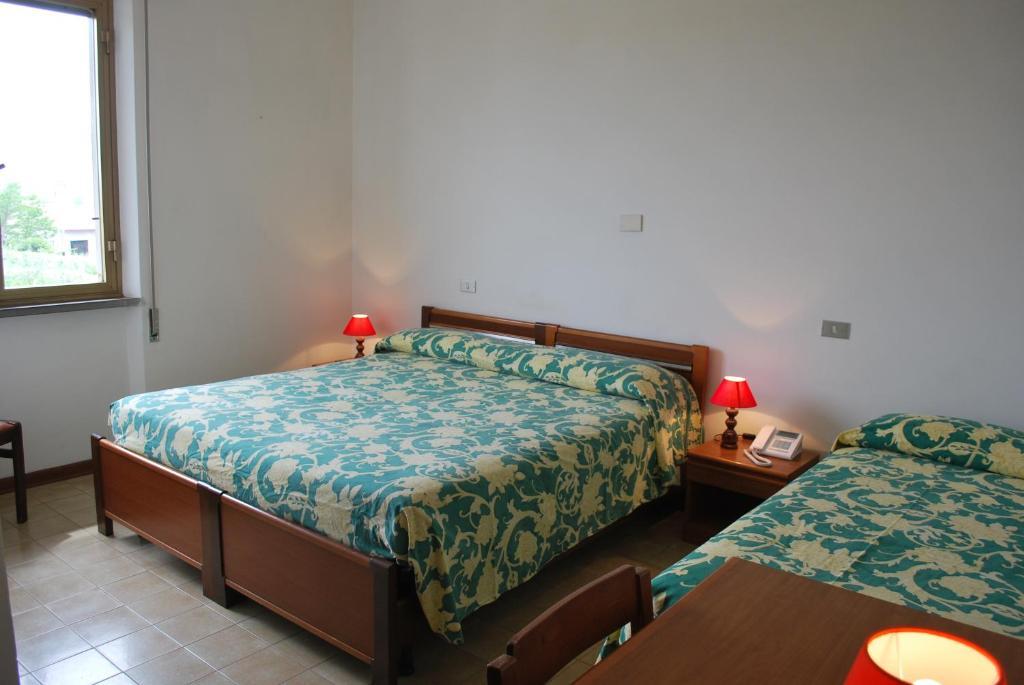Albergo Smeraldo Кастелнуово Магра Стая снимка