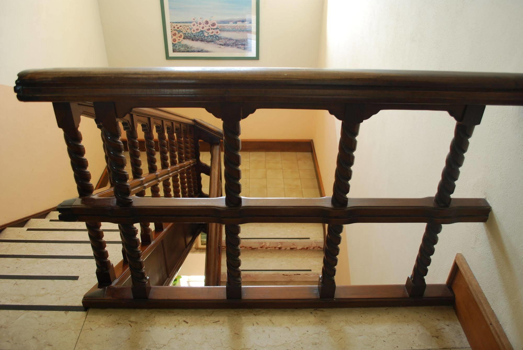 Albergo Smeraldo Кастелнуово Магра Екстериор снимка